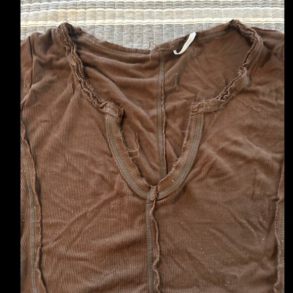 Urban Outfitters Distressed Long Sleeve Women's Crop Top Size XS - Picture 4 of 6